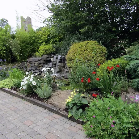 Отель Darnley 3*