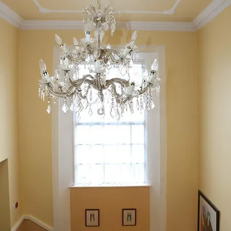 Отель Darnley 3*